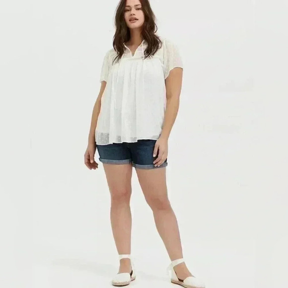 Torrid White Swiss Dot Crinkle Gauze Peasant Blouse Plus Size 3X - Picture 1 of 7